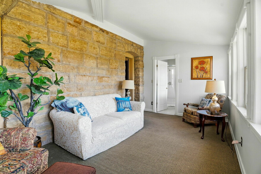 More Photos Of 305 River St, Osceola Hospitality For Sale