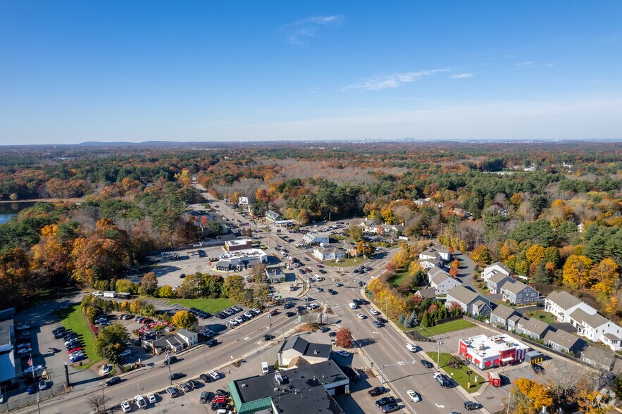 More Photos Of 1 Whiting St, Hingham Freestanding For Lease