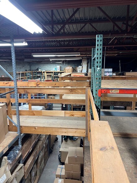 More Photos Of 6 Old River Rd, Glenmont Industrial For Sale