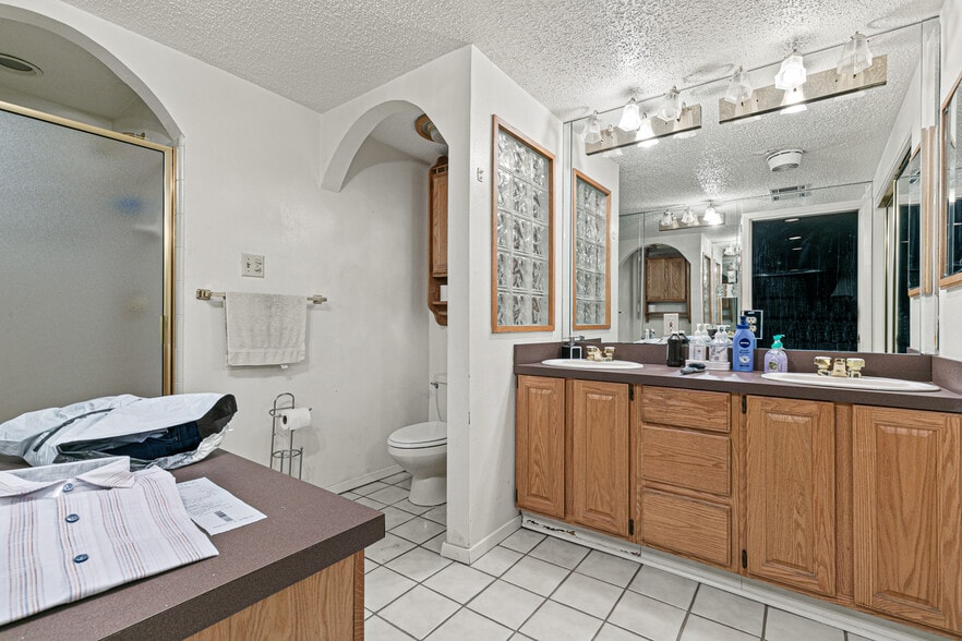 More Photos Of 11448 Reeder Rd, Dallas Light Distribution For Sale