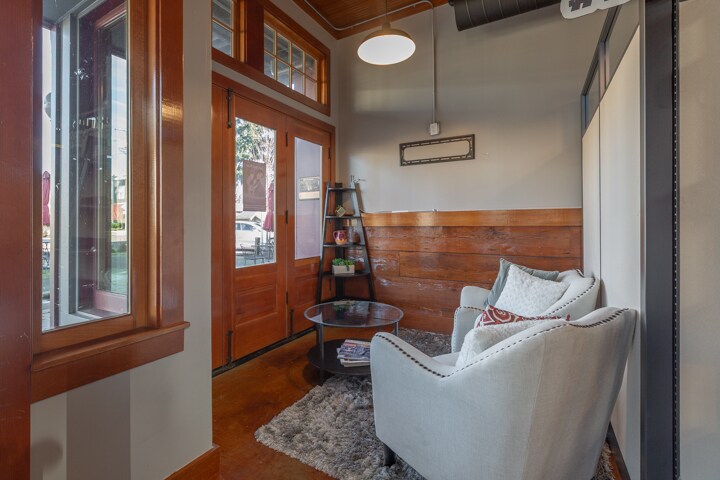 More Photos Of 1705-1717 Willamette Falls Dr, West Linn Storefront Retail Office For Lease