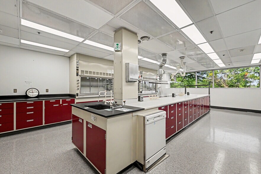 More Photos Of 500 White Plains Rd, Tarrytown Research And Development For Sale
