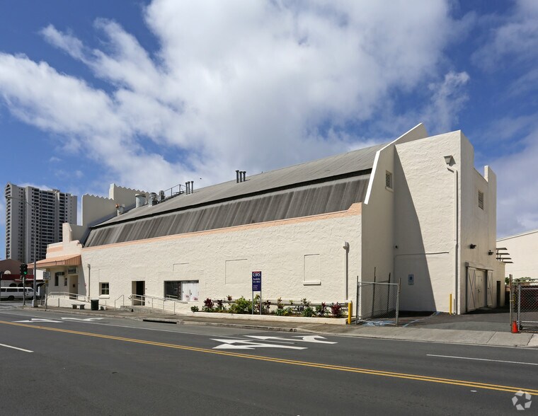 More Photos Of 711 Queen St, Honolulu Freestanding For Lease