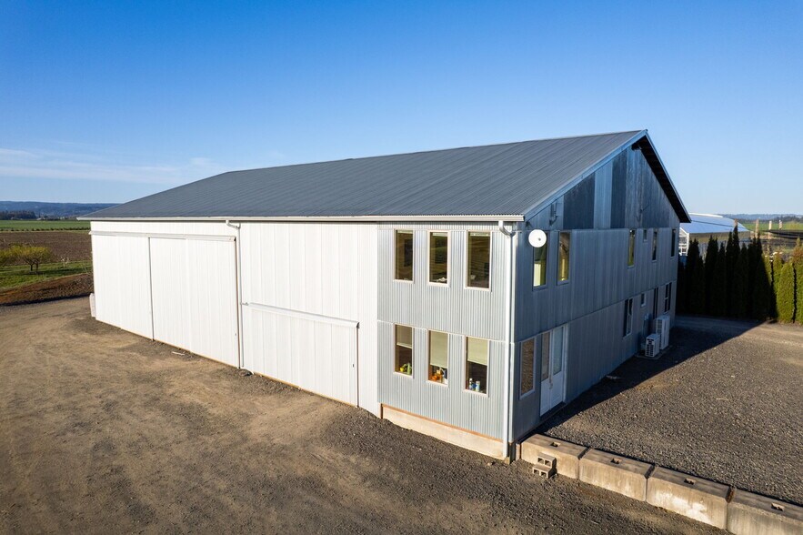 More Photos Of 1355 N Barlow St, Cornelius Winery Vineyard For Sale