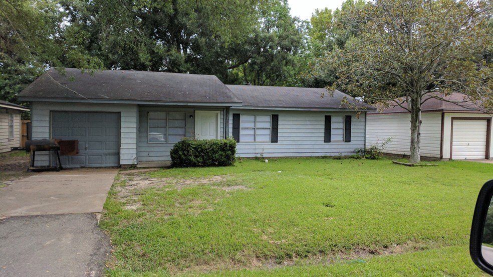More Photos Of 3560 Delaware St, Beaumont Medical For Sale