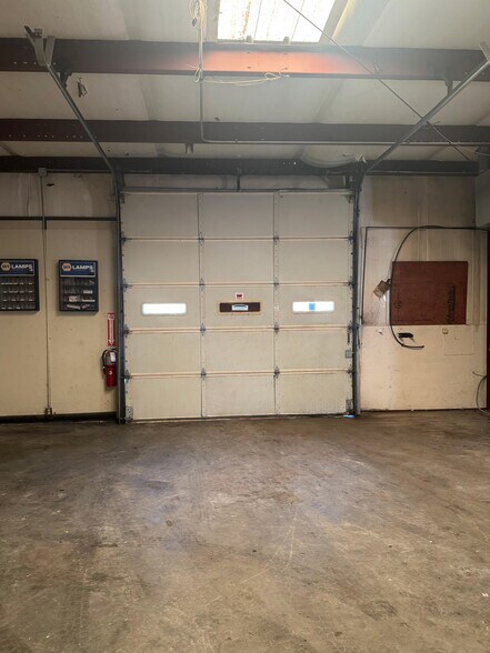 More Photos Of 111 Osage Dr, Greenville Warehouse For Lease
