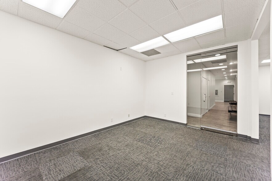 More Photos Of 10841 Paramount Blvd, Downey Office For Lease