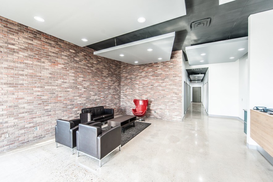 More Photos Of 1900 Jay Ell Dr, Richardson Flex For Lease