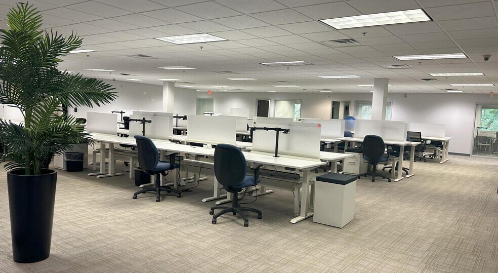 More Photos Of 12 Christopher Way, Eatontown Office For Lease