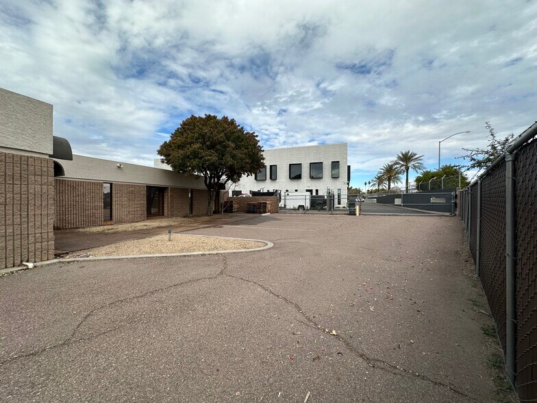 More Photos Of 4601 E McDowell Rd, Phoenix Medical For Sale