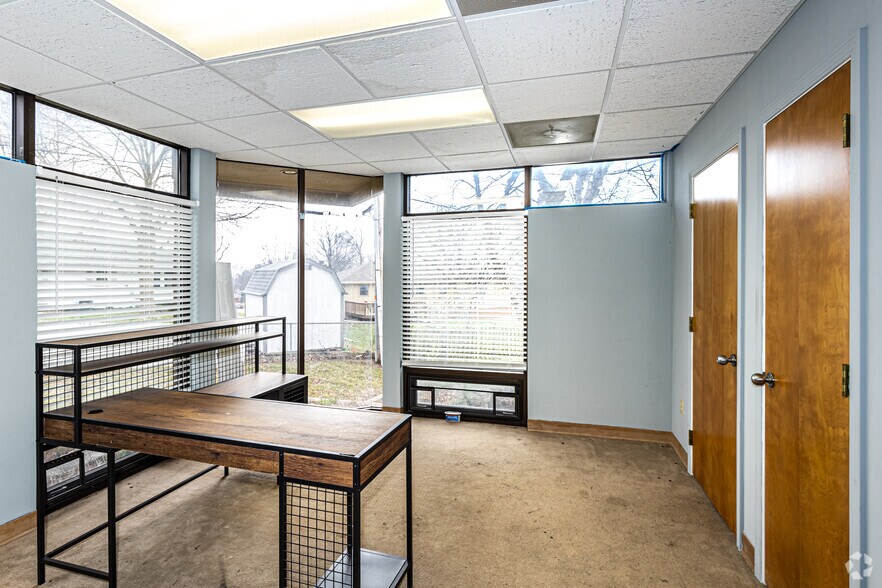 More Photos Of 510-512 NW Mock Ave, Blue Springs Medical For Lease