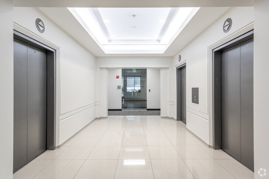 More Photos Of 9001-9003 Airport Fwy, North Richland Hills Office For Lease