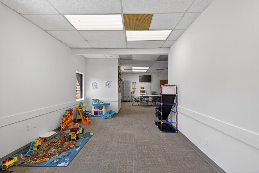 More Photos Of 3005 Lenora Church Rd, Snellville Office For Sale