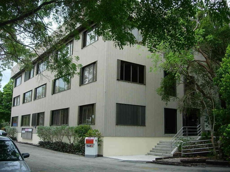 More Photos Of 81990 Overseas Hwy, Islamorada Office For Lease