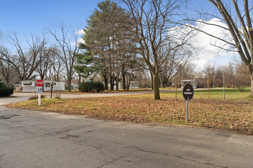 More Photos Of 1806 E Webster Rd, Flint Manufactured Housing Mobile Home Park For Sale