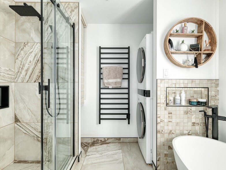 More Photos Of 1879-1881 Ch De Sainte-Flore, Shawinigan Healthcare For Sale