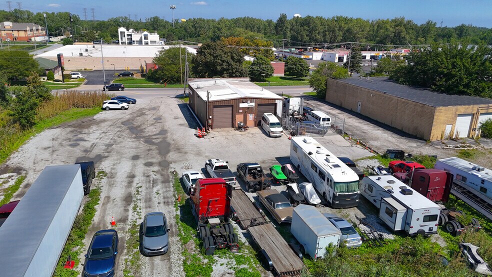 More Photos Of 2535 Bernice Rd, Lansing Warehouse For Sale