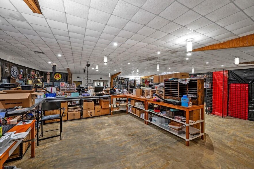 More Photos Of 31633 US-377 Hwy, Gordonville Light Distribution For Sale