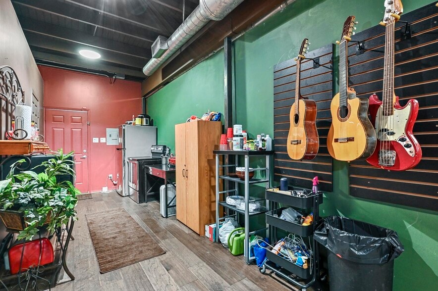 More Photos Of 130 N Main St, Mansfield Storefront Retail Office For Sale