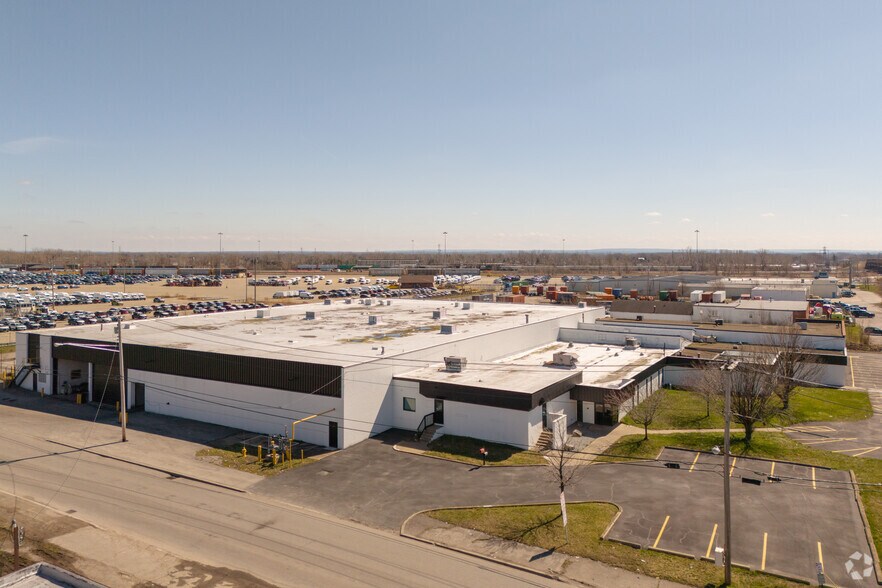 Primary Photo Of 1885 Harlem Rd, Buffalo Warehouse For Sale