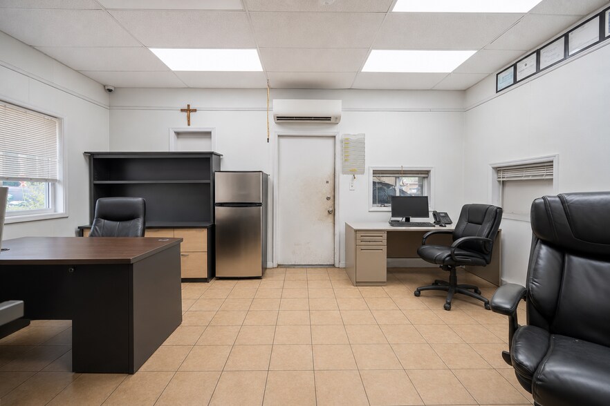 More Photos Of 528 Cerrina Dr, Jackson Industrial For Sale