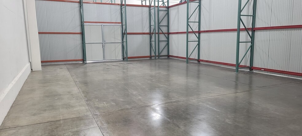 More Photos Of 245 S Spruce Ave, South San Francisco Distribution For Lease