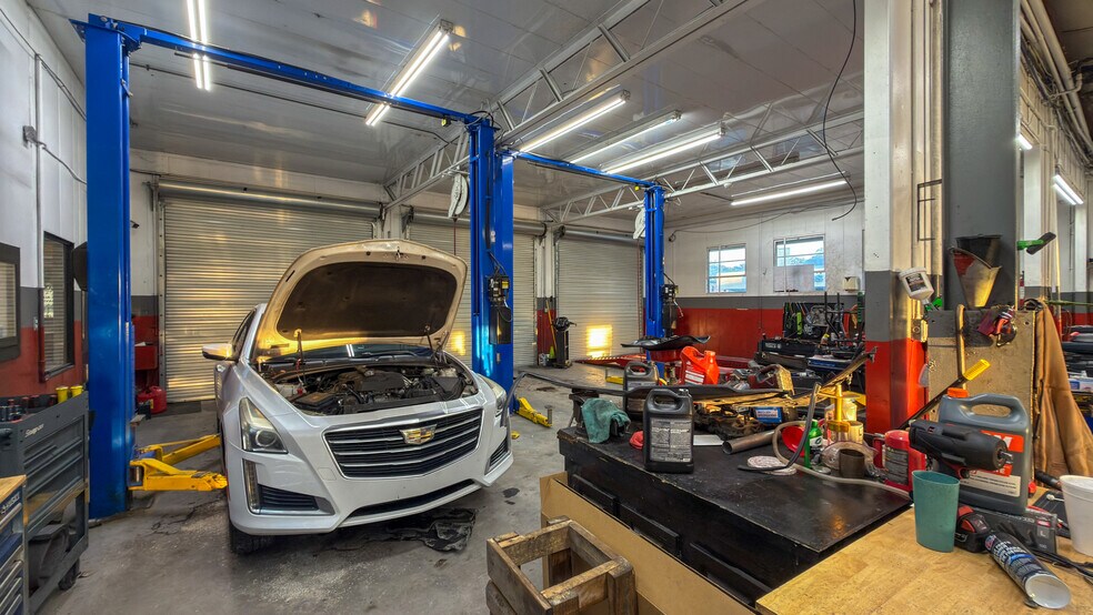 More Photos Of 5275 N Davis Hwy, Pensacola Auto Repair For Sale