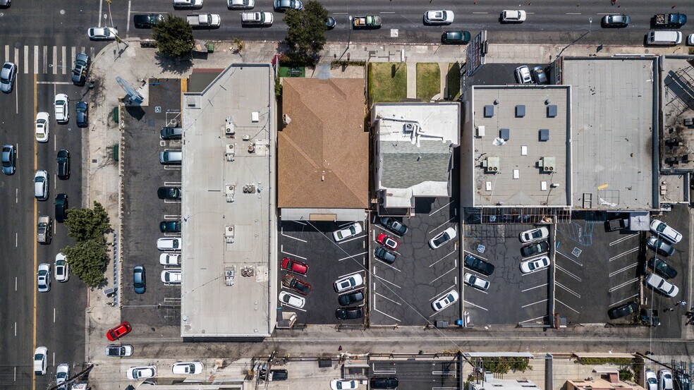 More Photos Of 809-811 S Vermont Ave, Los Angeles General Retail For Sale
