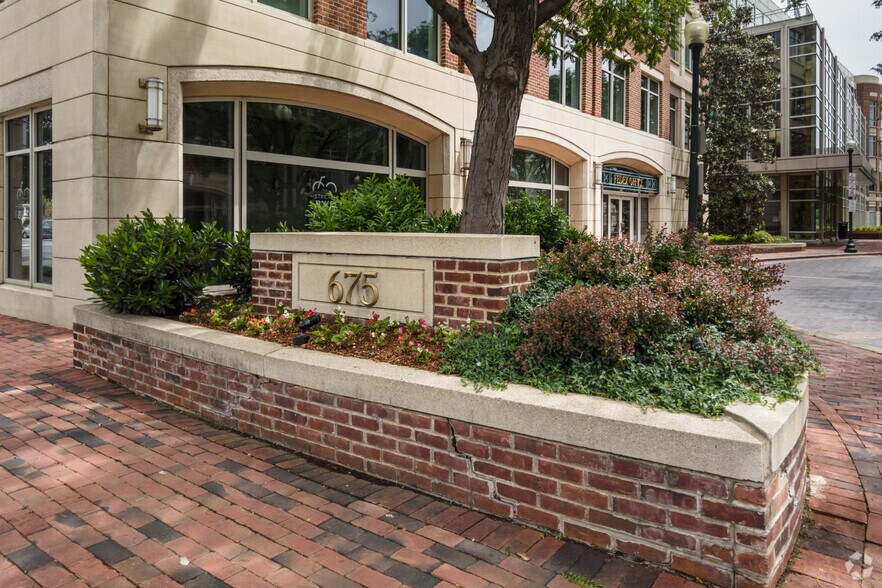 More Photos Of 675 N Washington St, Alexandria Unknown For Lease