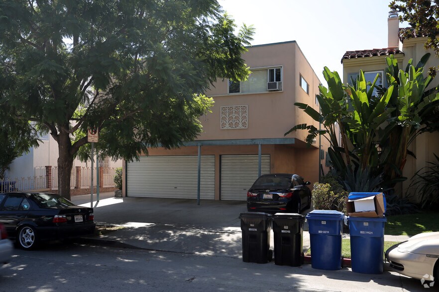 More Photos Of 8616 Gregory Way, Los Angeles Apartments For Sale