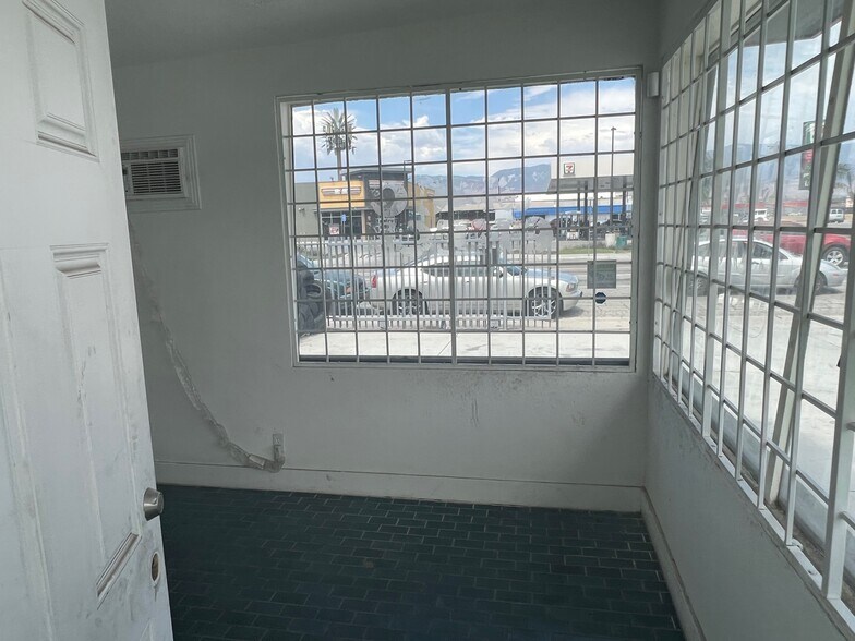 More Photos Of 291 E 5th St, San Bernardino Service Station For Sale