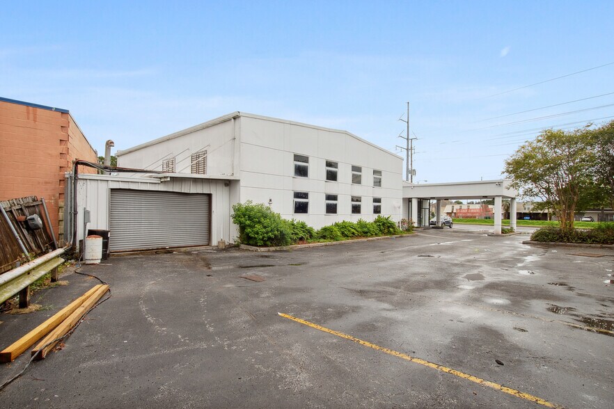 More Photos Of 5038 W Esplanade Ave, Metairie Freestanding For Lease