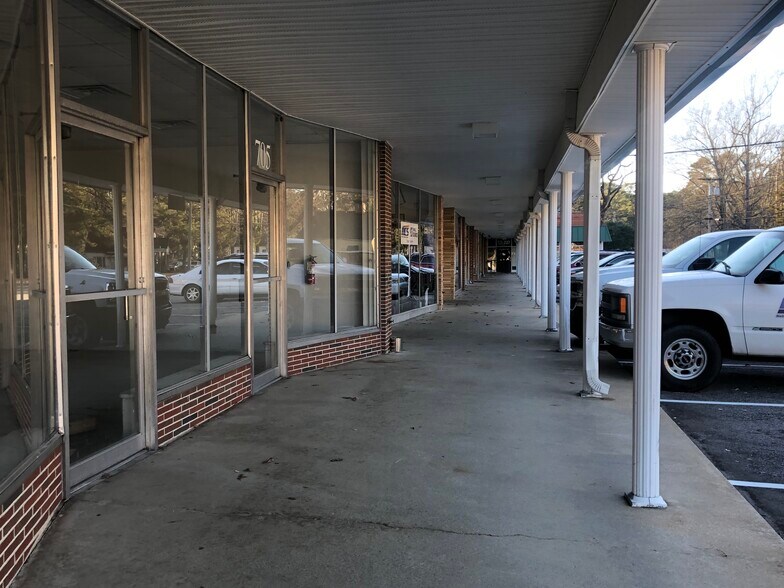 More Photos Of 601-729 Walnut St, Rocky Mount Unknown For Lease