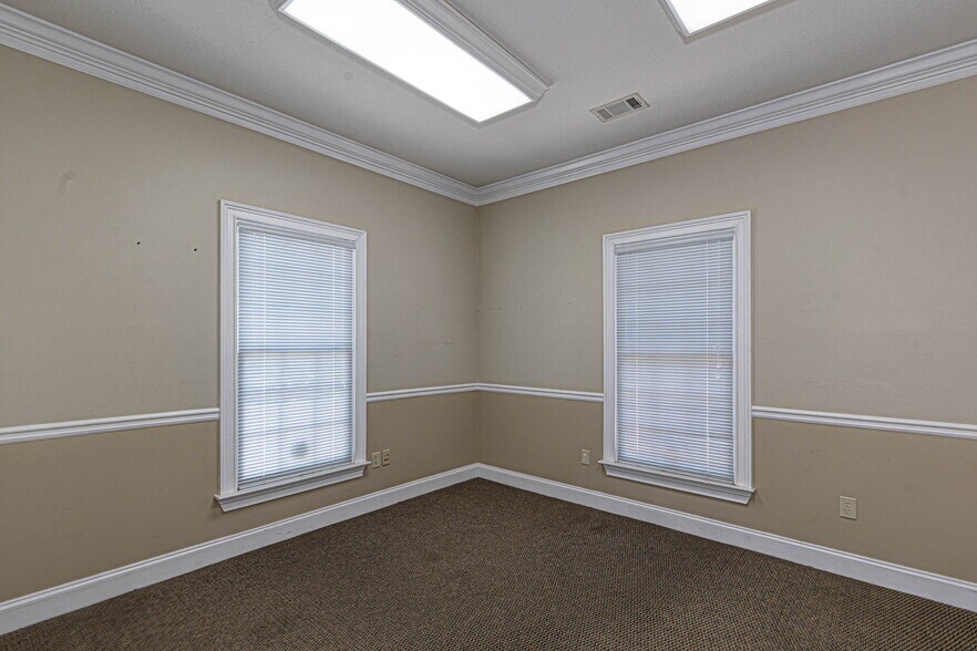 More Photos Of 5050 Warm Springs Rd, Columbus Office For Sale