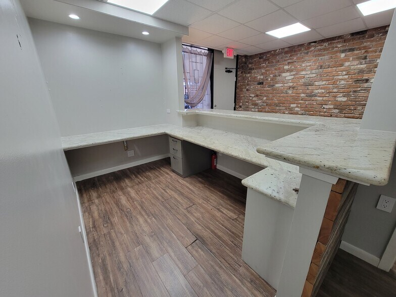 Primary Photo Of 4910 Willowbend Blvd, Houston Office Residential For Lease