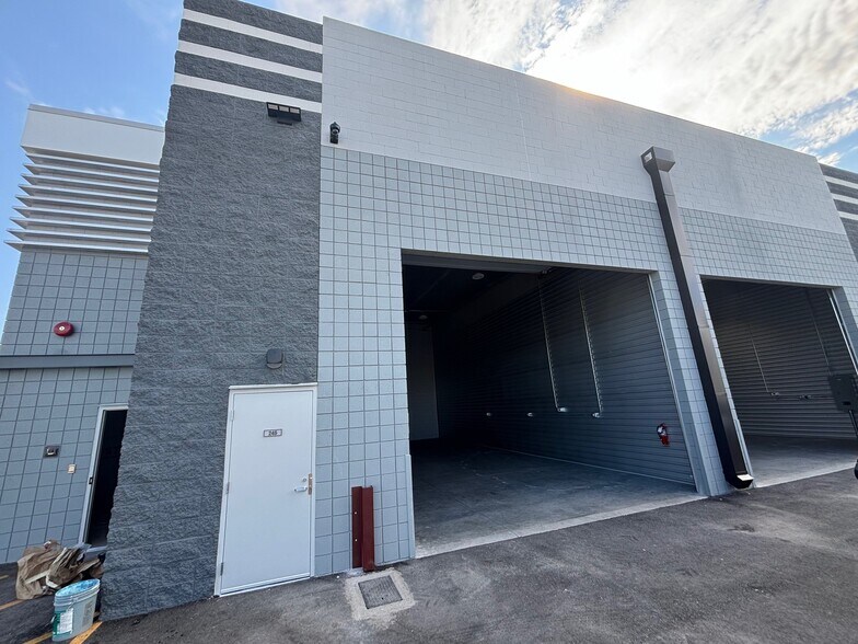 More Photos Of 2122 Stearman Dr, Chandler Self Storage For Sale