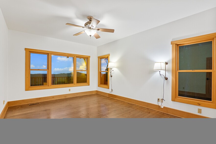 More Photos Of 243 Ridgeline Dr, Brevard Specialty For Sale
