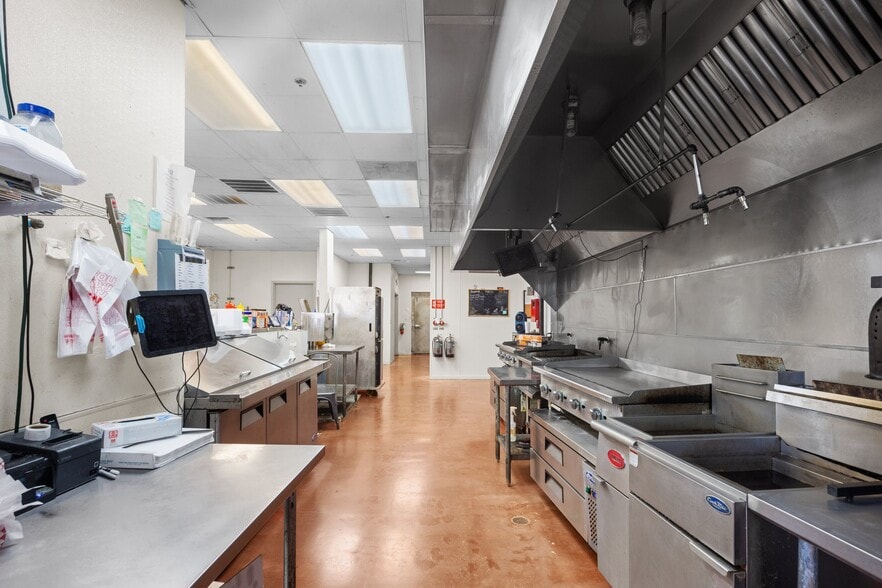 More Photos Of 2411 N US Highway 281, Marble Falls Restaurant For Sale