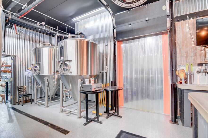 More Photos Of 1234 W Cerro Gordo St, Decatur Restaurant For Sale