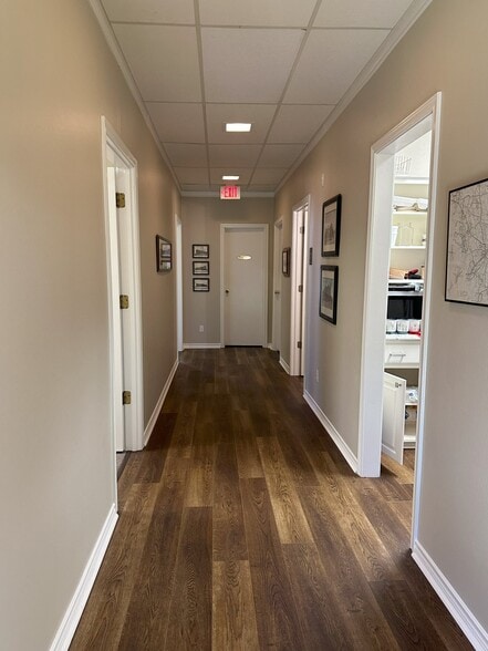 More Photos Of 901 N Mallard St, Palestine Medical For Sale