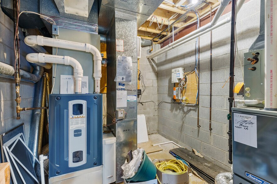 More Photos Of 1450 E Ridge Rd, Rochester Freestanding For Sale