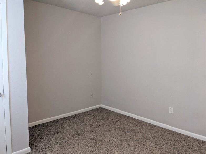 More Photos Of 704 E 22nd St, Houston Apartments For Sale