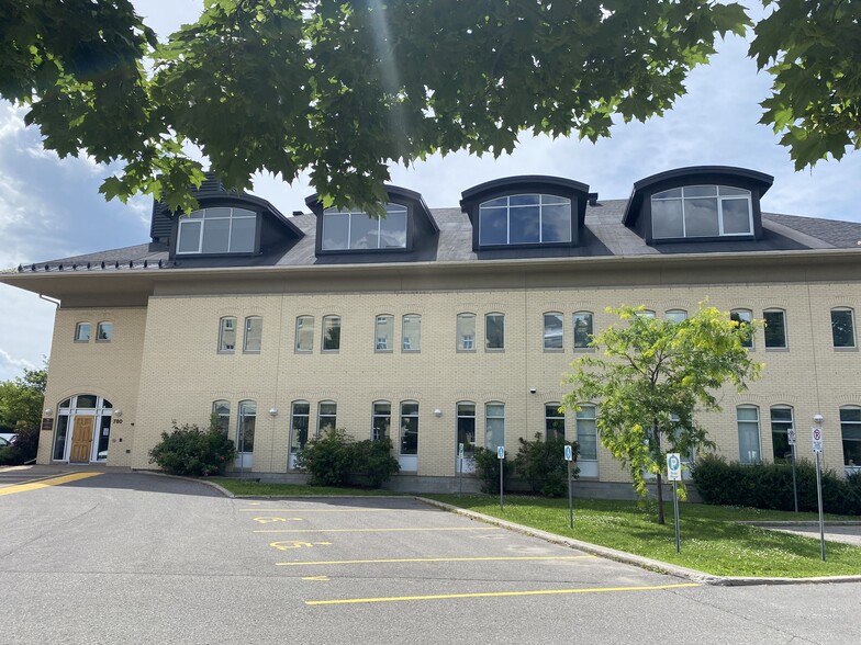 Primary Photo Of 780 Echo Dr, Ottawa Office For Lease