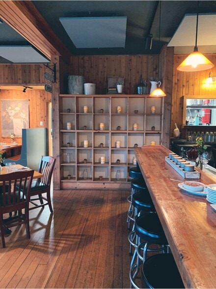 More Photos Of 4362 Crow Valley Rd, Eastsound Hotel For Sale