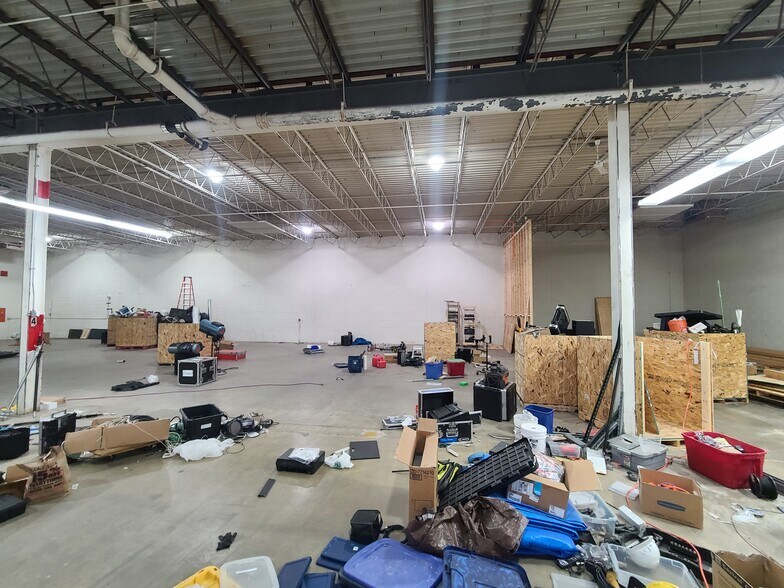 More Photos Of 2360 N Nevada Ave, Minneapolis Warehouse For Sale