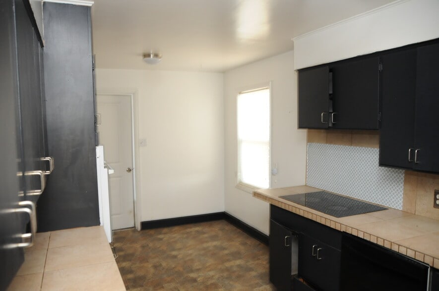 More Photos Of 2770 W 5400 S, Salt Lake City Flex For Sale