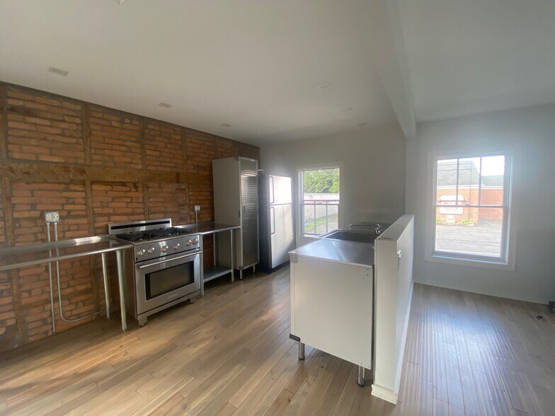 More Photos Of 156 Broadway, Port Ewen Freestanding For Sale