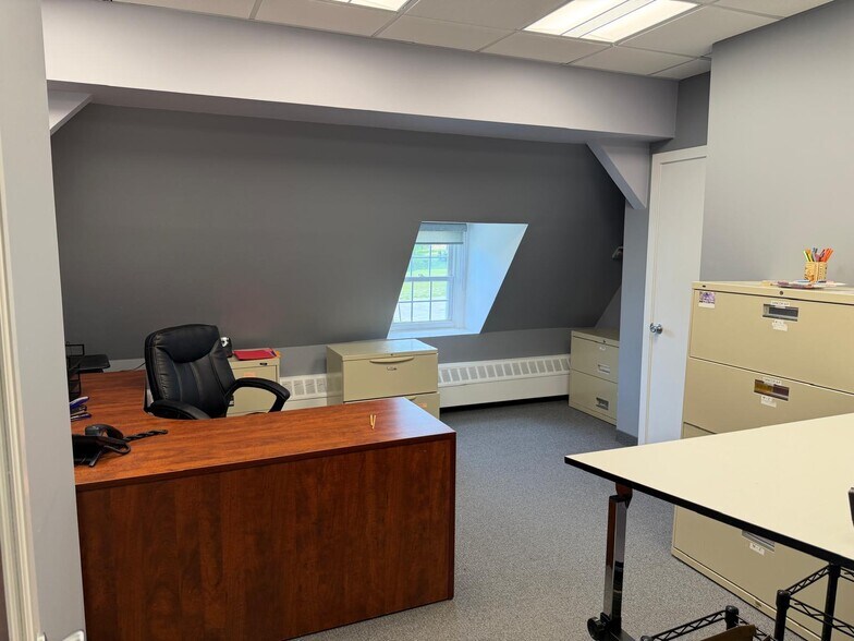 More Photos Of 2 Stowe Rd, Peekskill Medical For Lease