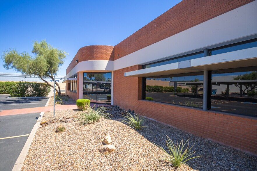 More Photos Of 7350 E Evans Rd, Scottsdale Loft Creative Space For Lease