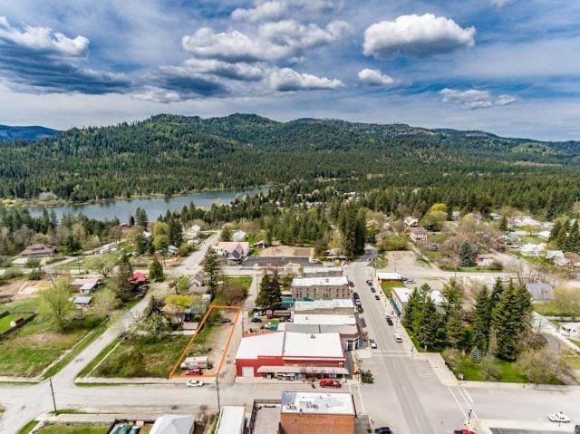 More Photos Of 6210 W Maine St, Spirit Lake Freestanding For Lease